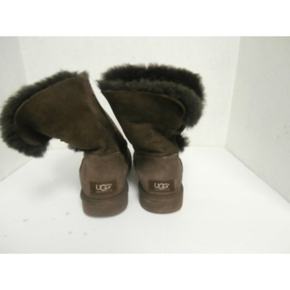 Ugg Women's 5803 Bailey Button Dark Brown Size 5 USED!!!! - Picture 4 of 5